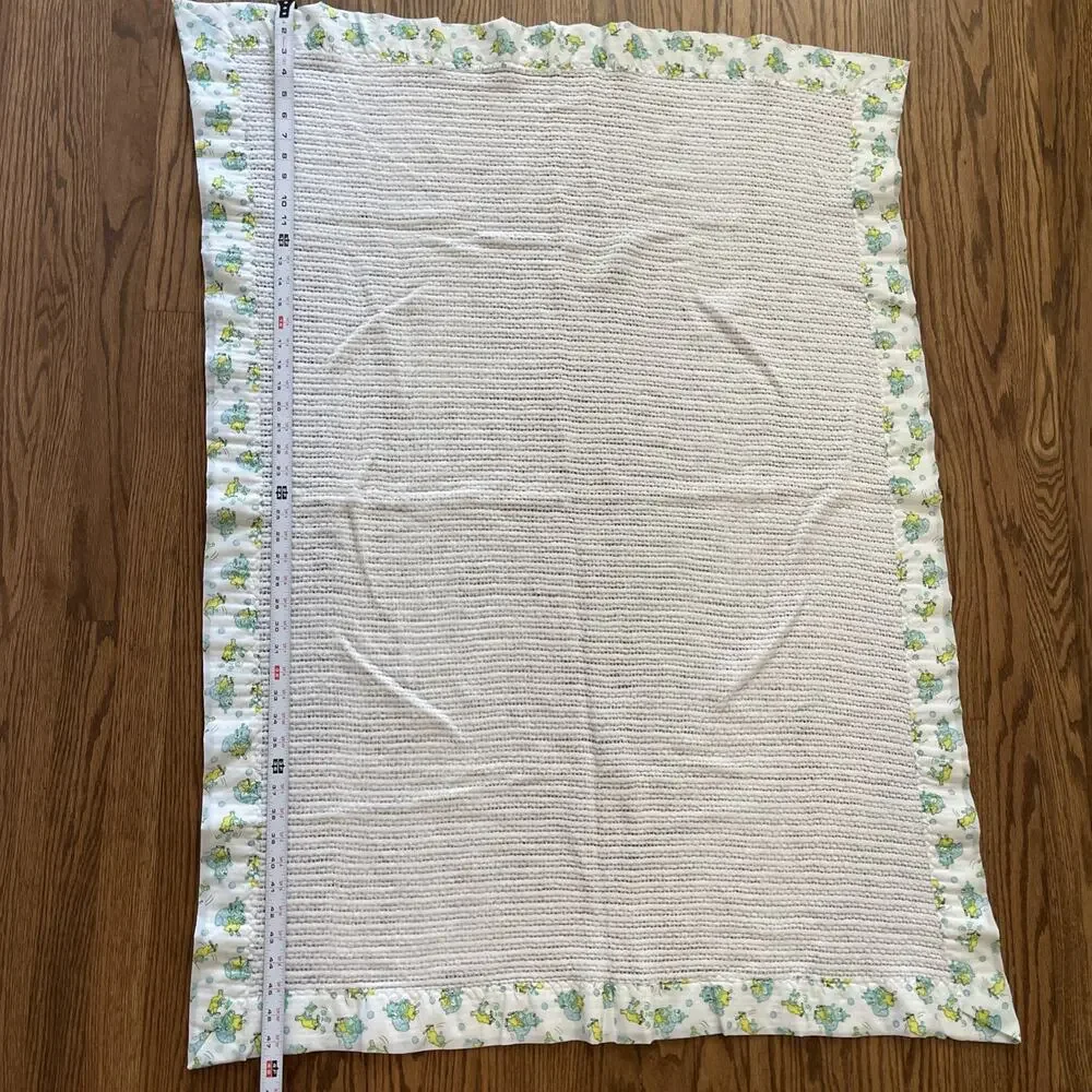 Vintage Carters White Waffle Weave Woven Clowns Bears Satin Trim Baby Blanket